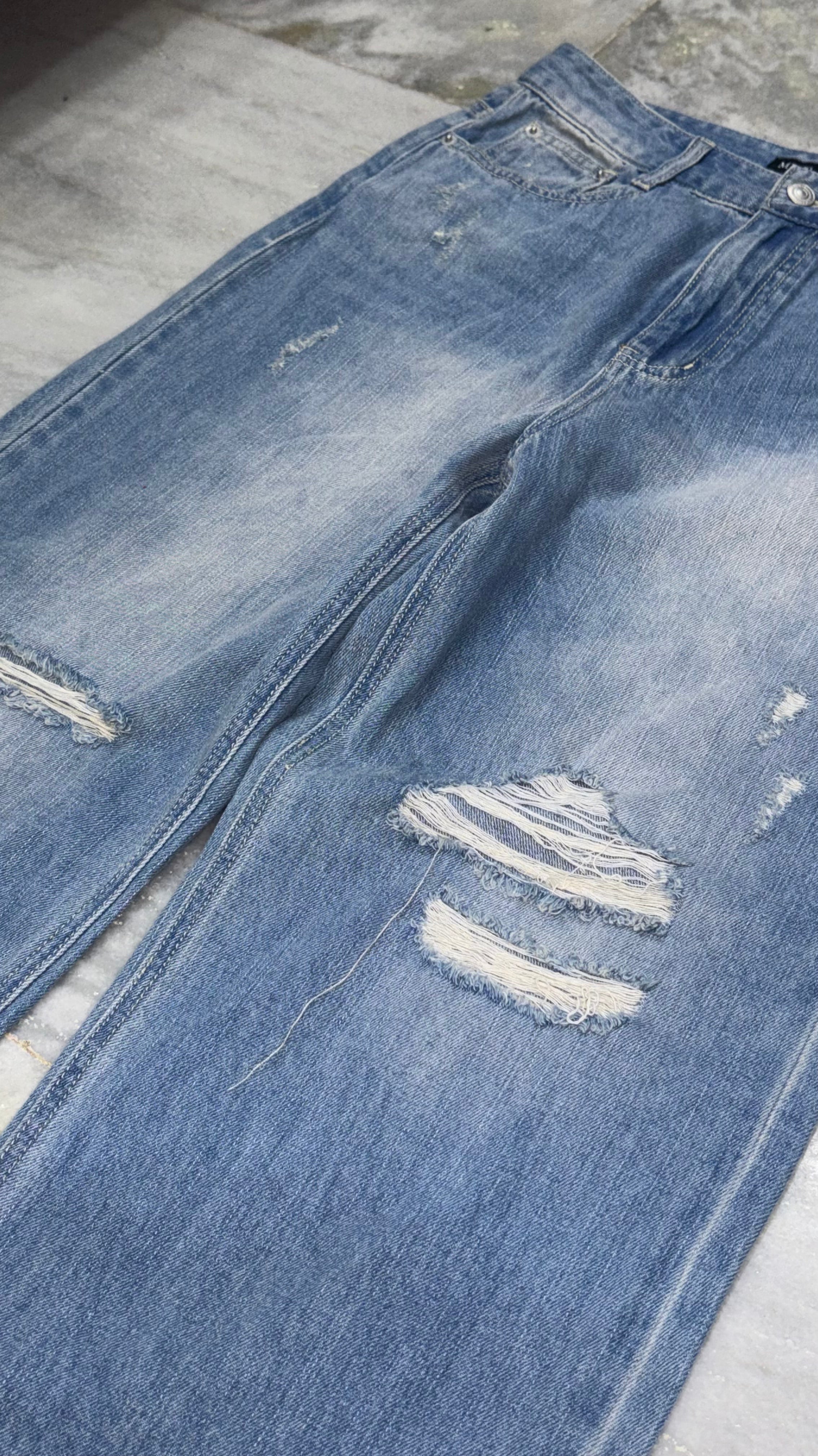 Distressed Tone Light Wash Wide-Leg Denim Jeans