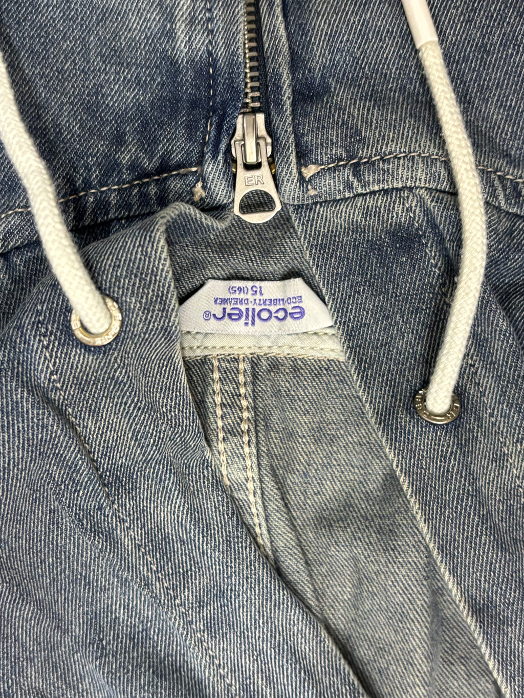 Trendy Acid-Wash Denim Zip-Up Hoodie size(M)