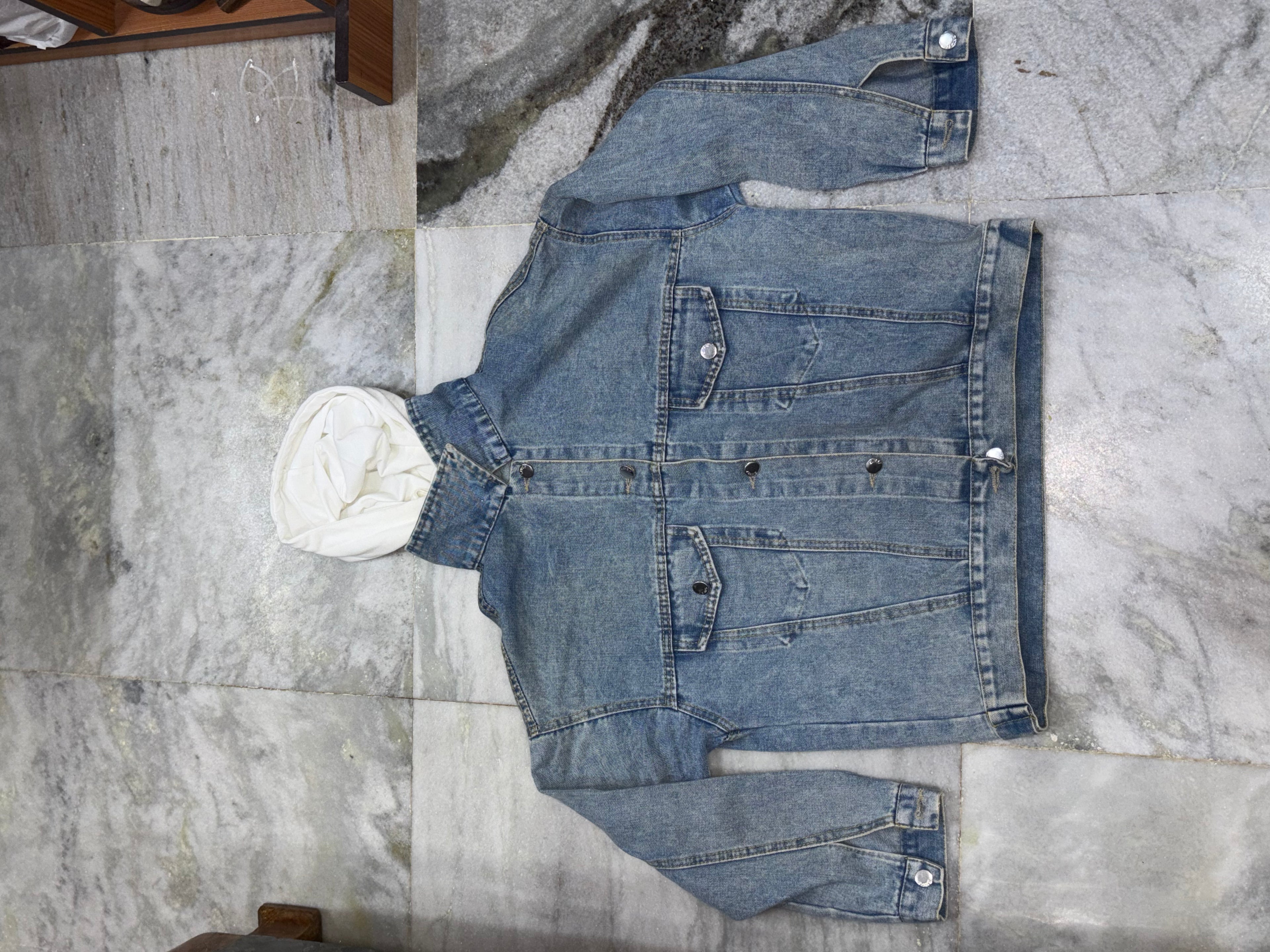Trendy 2-in-1 Hooded Denim Jacket with Detachable White Hood size(M)