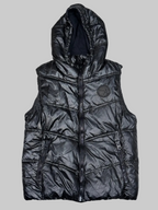 Glossy Puffer Hooded Vest with Patch Detail SIZE(M)