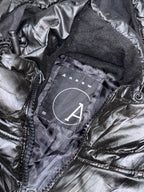 Glossy Puffer Hooded Vest with Patch Detail SIZE(M)