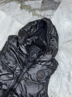 Glossy Puffer Hooded Vest with Patch Detail SIZE(M)