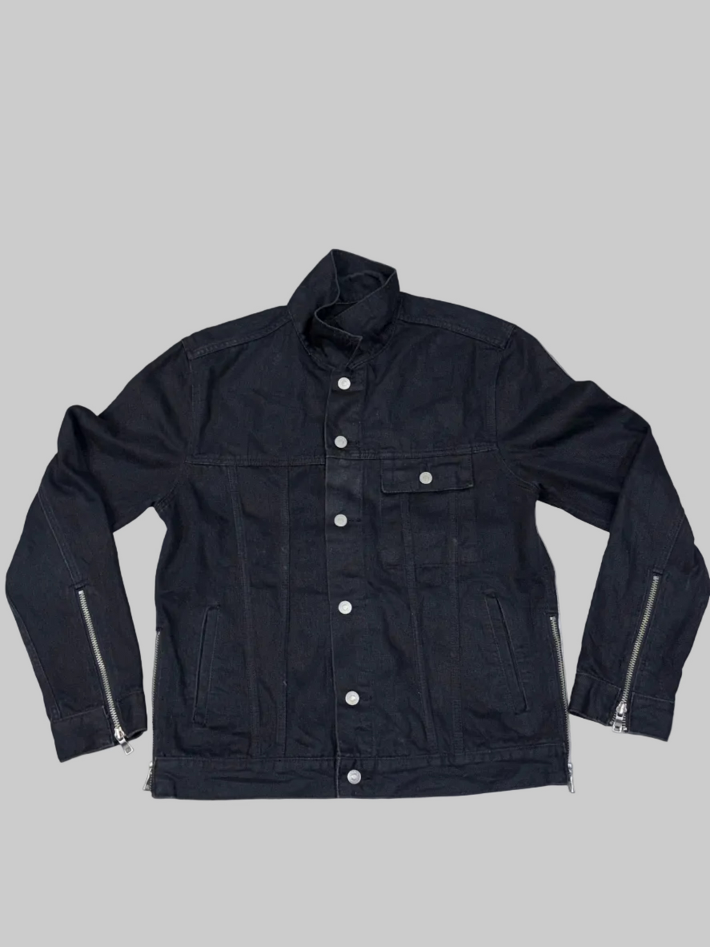 Vintage Black Denim Trucker Jacket with Zipper Cuffs