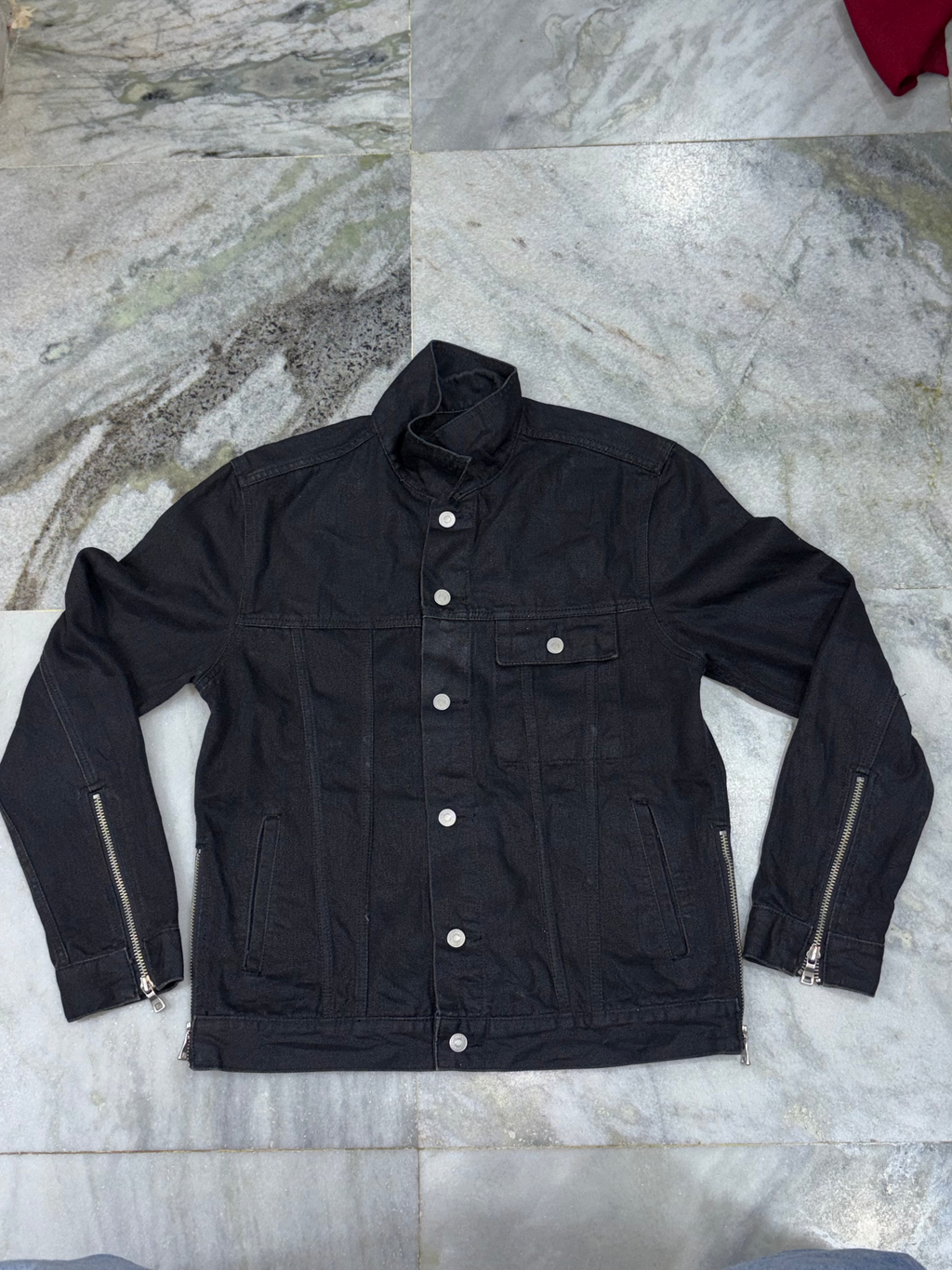 Vintage Black Denim Trucker Jacket with Zipper Cuffs