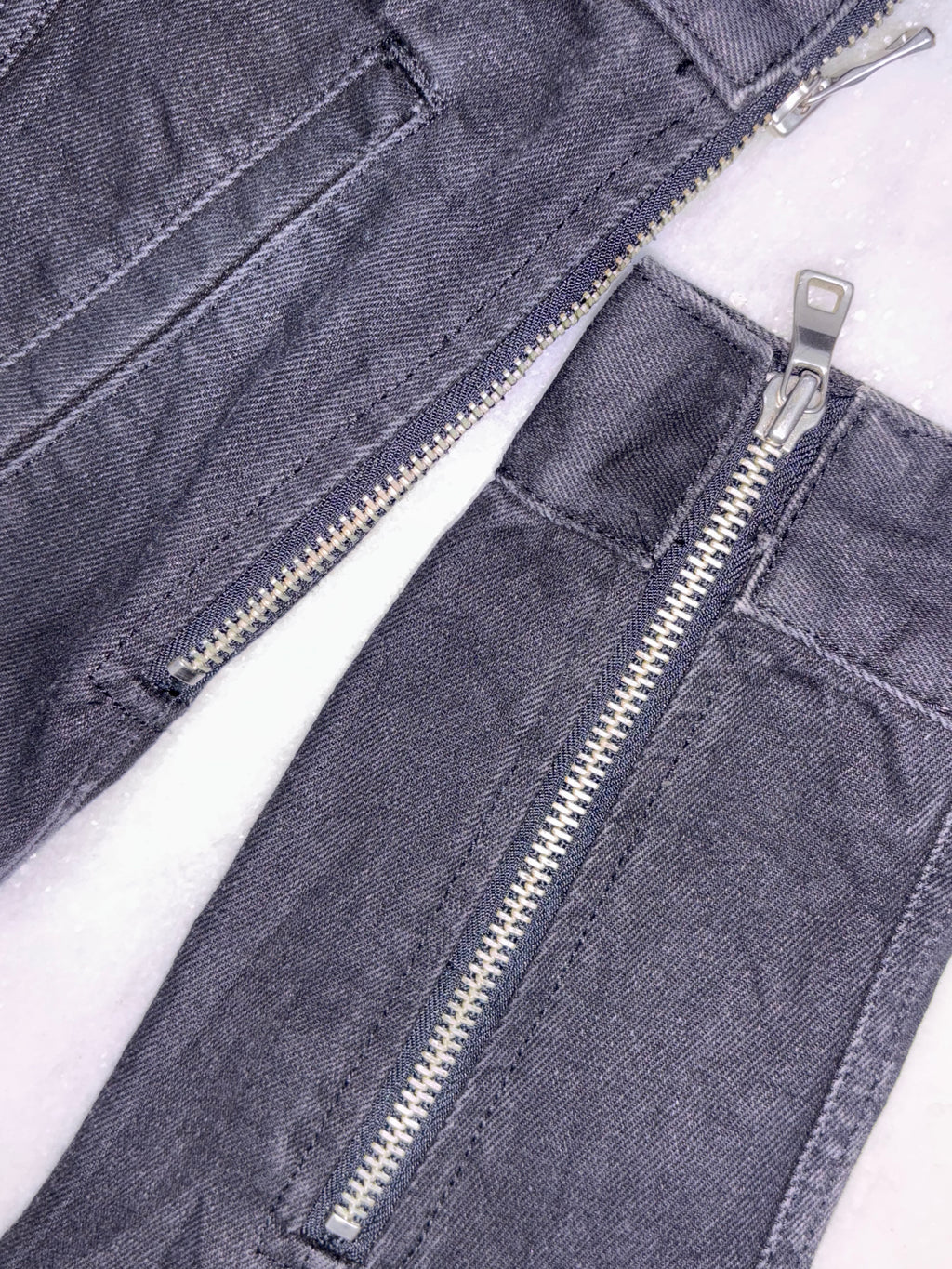 Vintage Black Denim Trucker Jacket with Zipper Cuffs