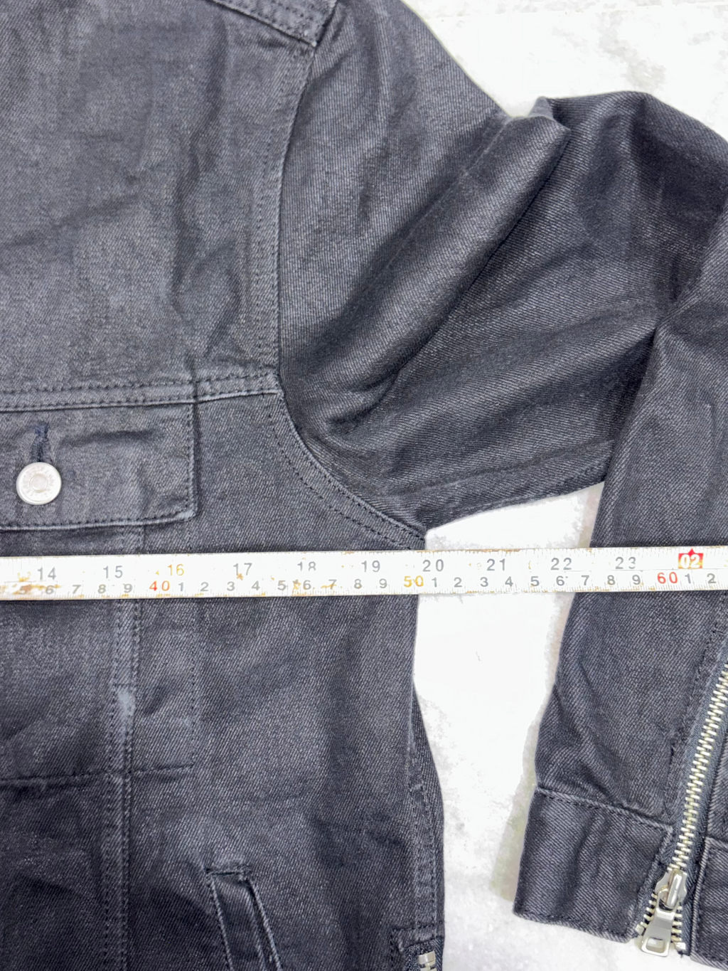 Vintage Black Denim Trucker Jacket with Zipper Cuffs